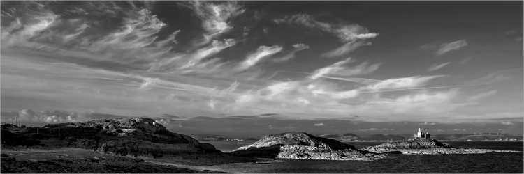 Mumbles Head
Scored 19 (print), "scapes" category.
Pentax K-5IIs. 16mm, f/7.1, 1/400sec, ISO 100, -0.7ev, tripod.
