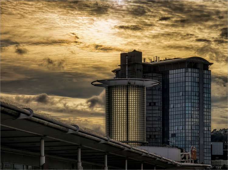 Swansea
Scored 20 (print), architecture category.
Pentax K-5IIs. 85mm, f/8, 1/8000sec, ISO 400, -2.0ev.
